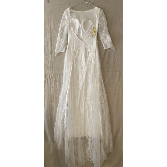 NWT Merry's Wedding Dress Size 4 Sheer Lace Silky Lining Flowing Bottom Train - Picture 4 of 16